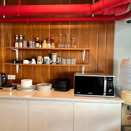 Hobnob Hostel (Adults Only) เชียงใหม่ ภายนอก รูปภาพ