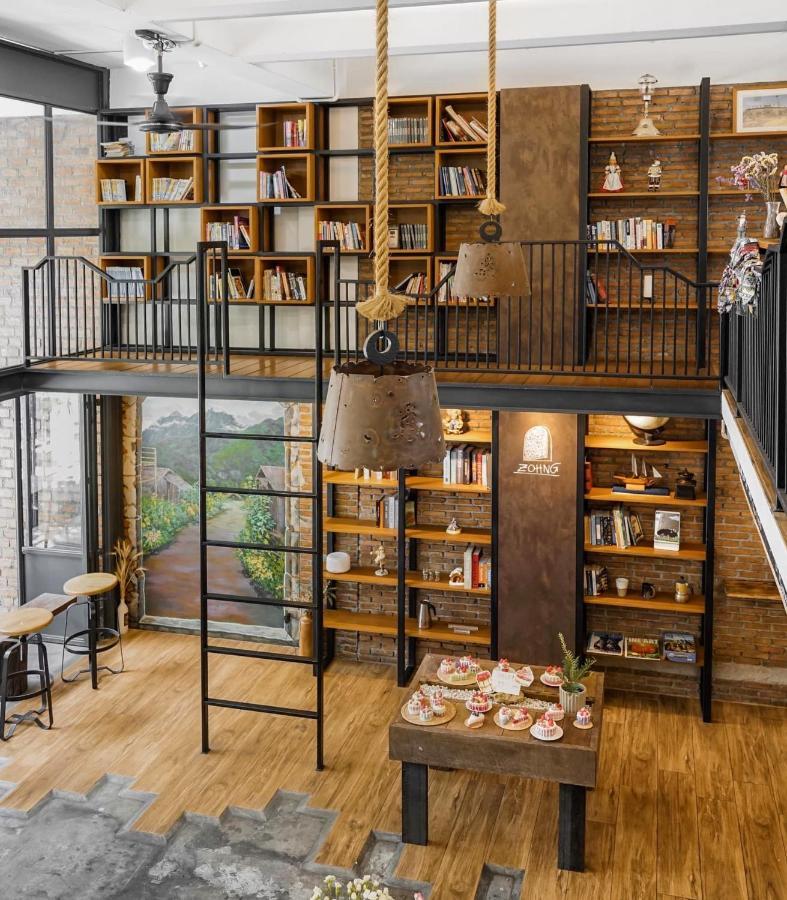 Hobnob Hostel (Adults Only) เชียงใหม่ ภายนอก รูปภาพ