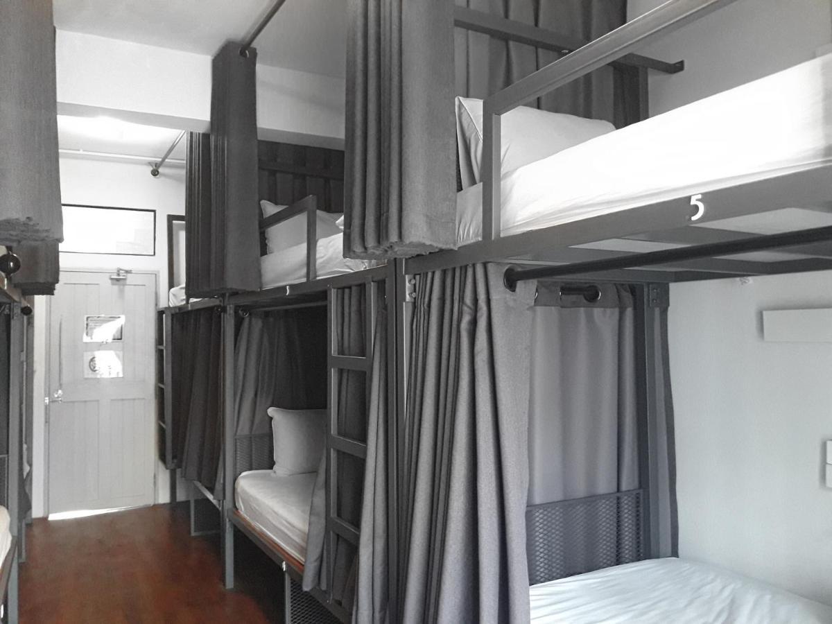 Hobnob Hostel (Adults Only) เชียงใหม่ ภายนอก รูปภาพ