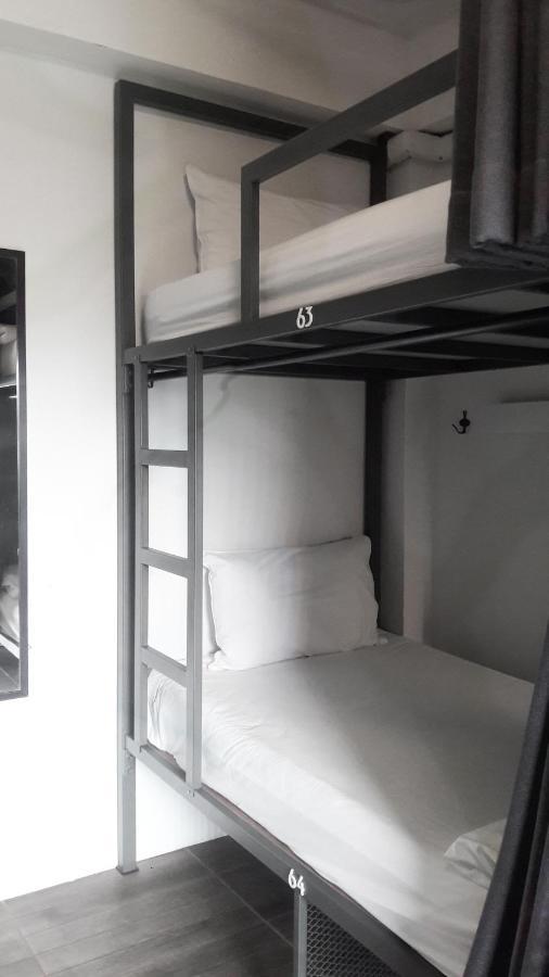 Hobnob Hostel (Adults Only) เชียงใหม่ ภายนอก รูปภาพ