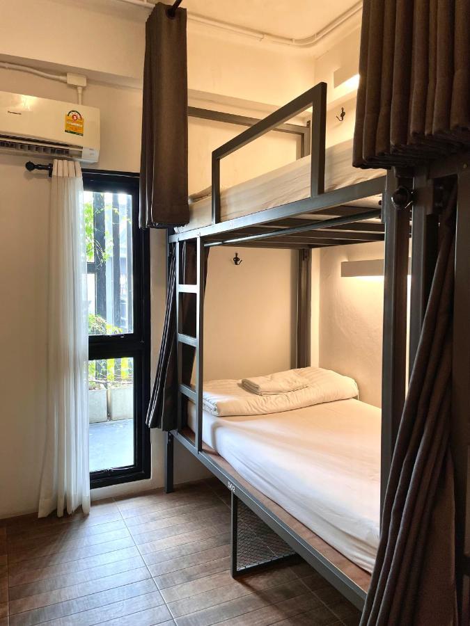 Hobnob Hostel (Adults Only) เชียงใหม่ ภายนอก รูปภาพ
