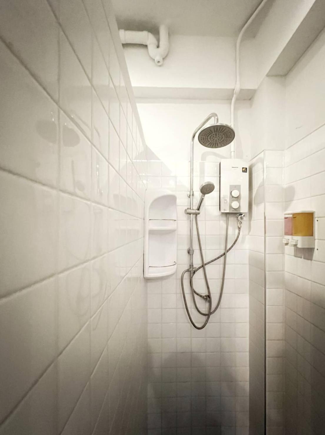Hobnob Hostel (Adults Only) เชียงใหม่ ภายนอก รูปภาพ