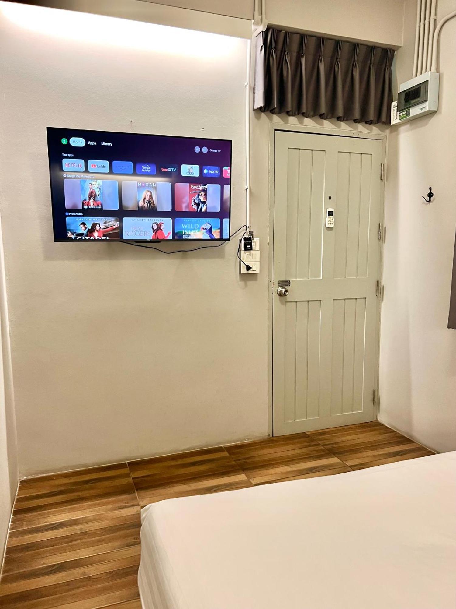 Hobnob Hostel (Adults Only) เชียงใหม่ ภายนอก รูปภาพ