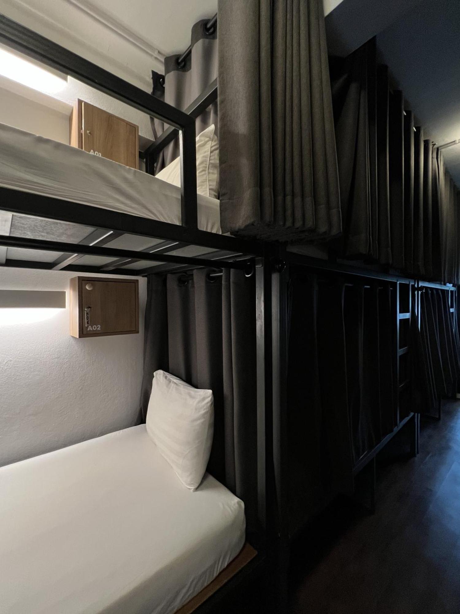 Hobnob Hostel (Adults Only) เชียงใหม่ ภายนอก รูปภาพ