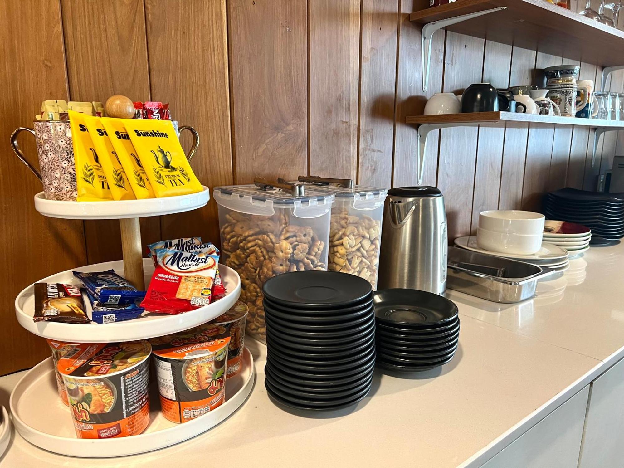 Hobnob Hostel (Adults Only) เชียงใหม่ ภายนอก รูปภาพ