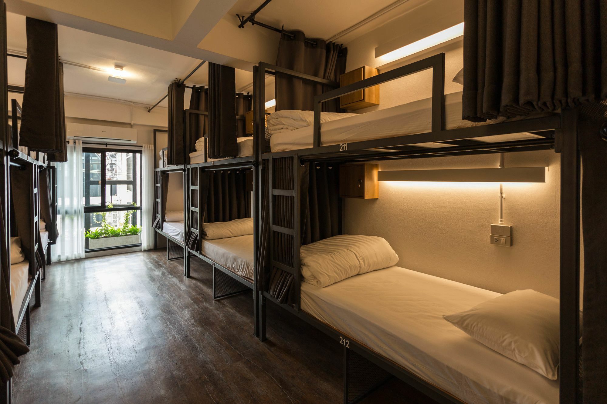 Hobnob Hostel (Adults Only) เชียงใหม่ ภายนอก รูปภาพ